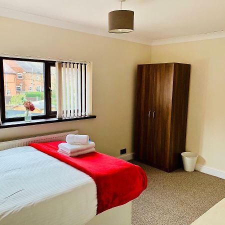 Housefield 1 Appartement Bucknall  Buitenkant foto