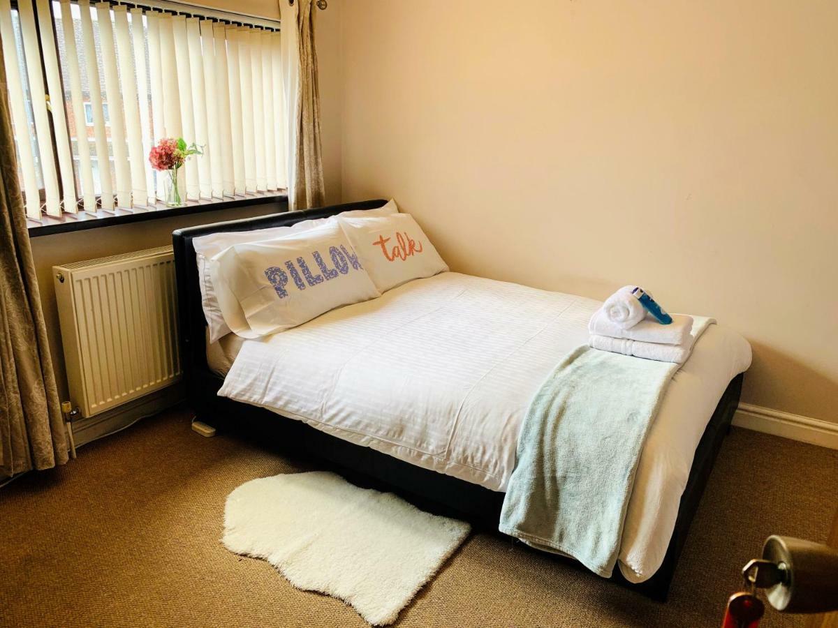 Housefield 1 Appartement Bucknall  Buitenkant foto